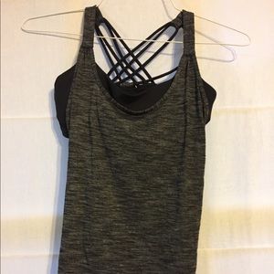 Lululemon tank and bra